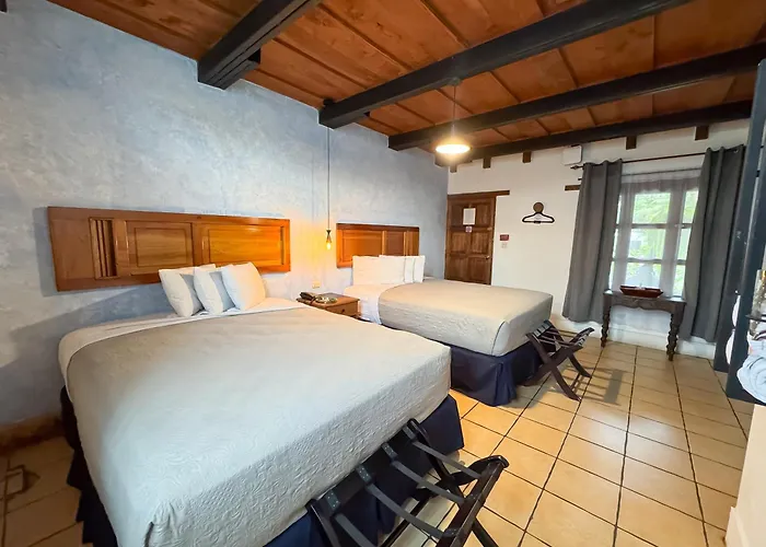 Hotel Cacique Real