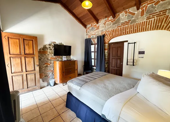 Hotel Cacique Real
