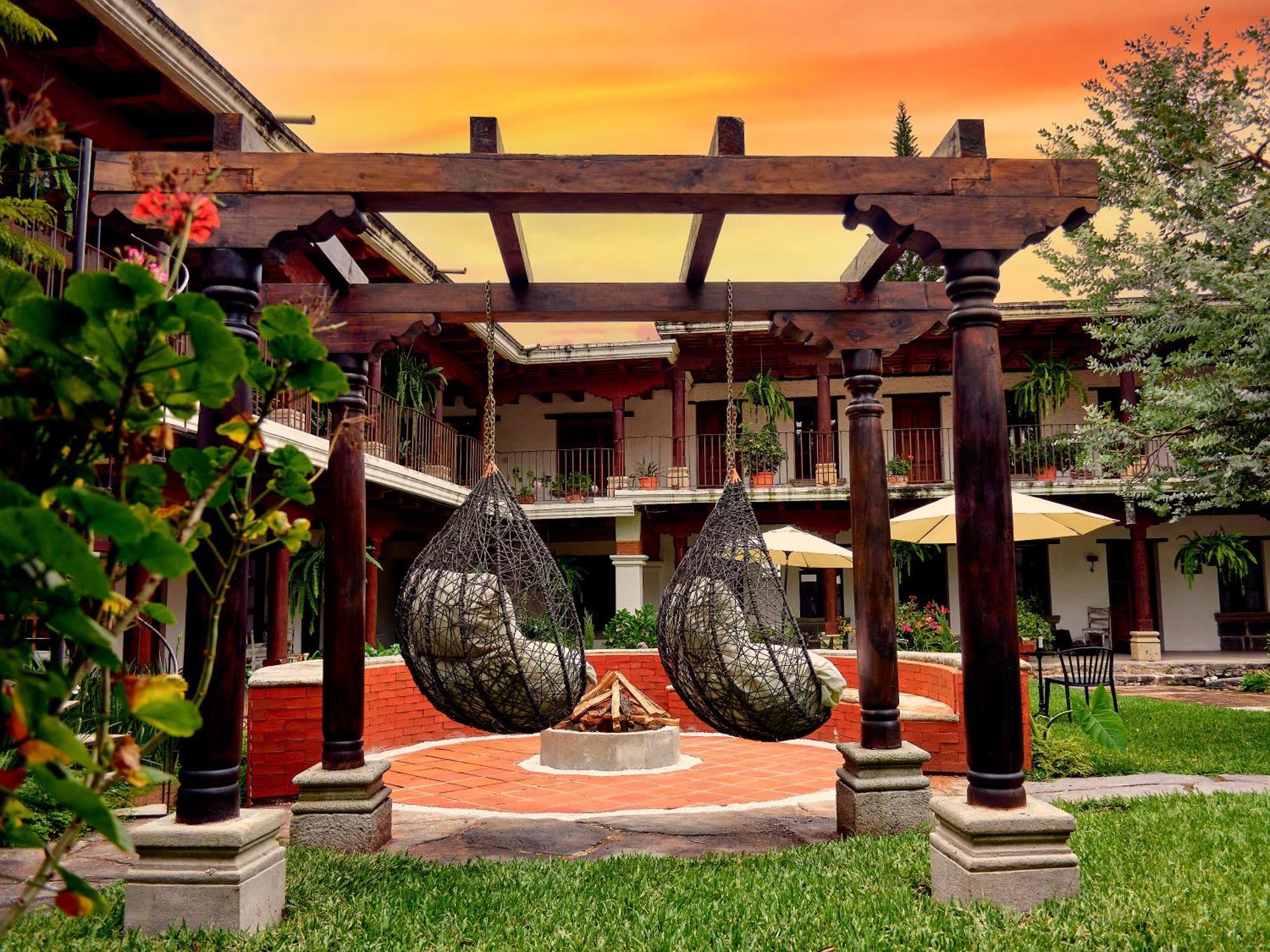 Hotel Cacique Real *