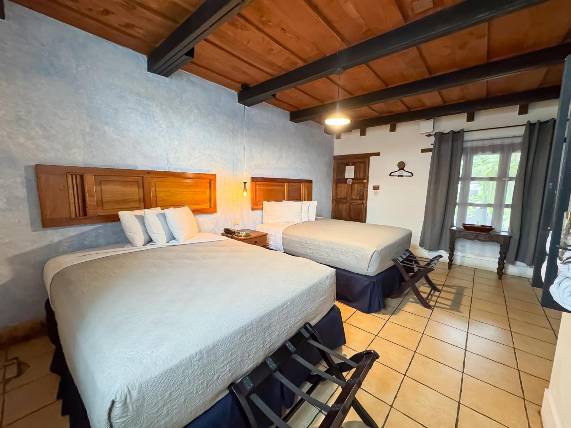 Hotel Cacique Real